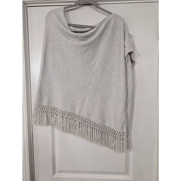 Lilly Pulitzer Floreanna Poncho women's one size silver metallic fringe knit - Picture 2 of 7